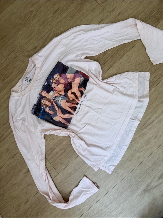 HBO Tops - Vintage Sex and the City SATC Official HBO Light Pink Graphic Long Sleeve Tee